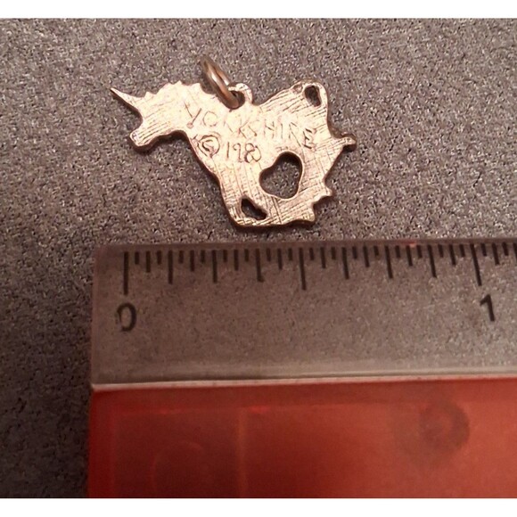 Vintage Unicorn Dangle Charm Pendant Yorkshire 1980 - Picture 2 of 2
